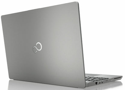 Fujitsu Celsius H5511 schuin aanzicht